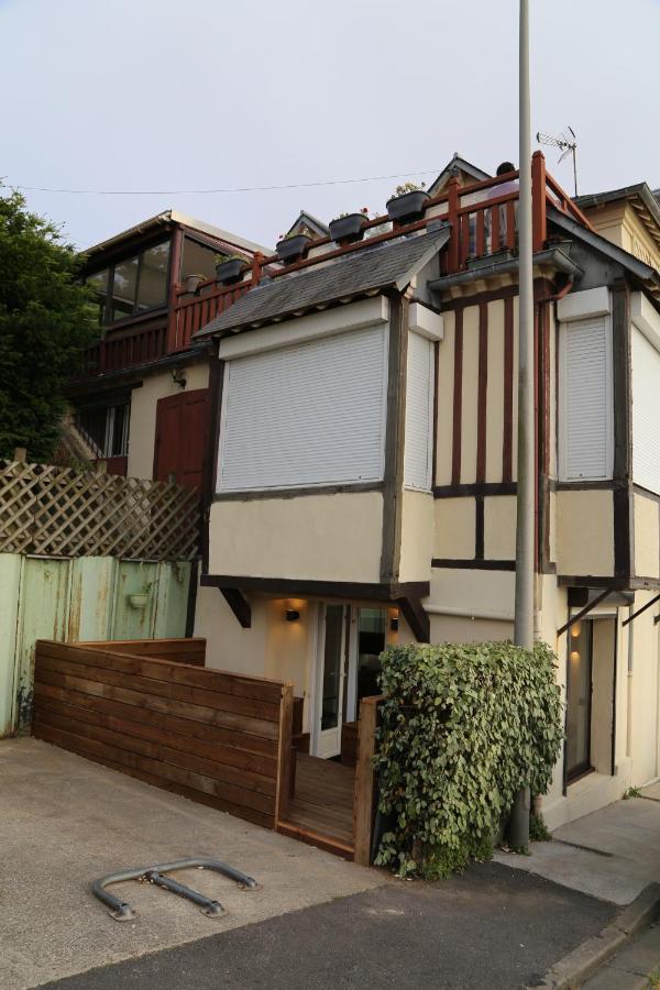 Appartement Face Mer Avec Terrasse Et Parking Trouville-sur-Mer Ngoại thất bức ảnh