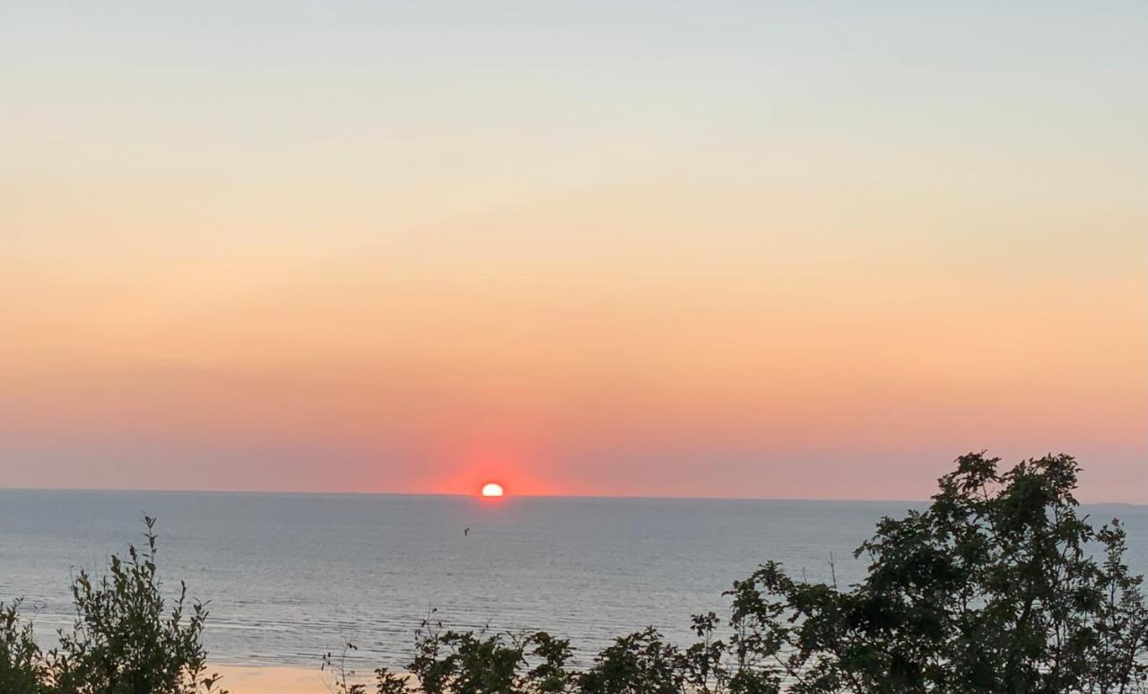 Appartement Face Mer Avec Terrasse Et Parking Trouville-sur-Mer Ngoại thất bức ảnh